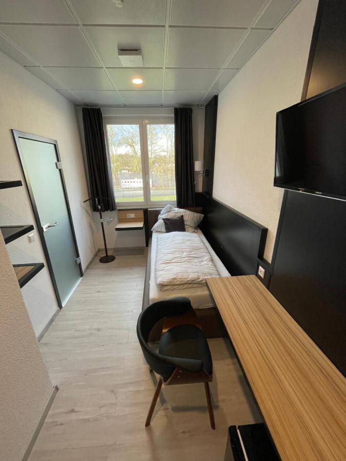 Yebs Hotel ギュンツブルク エクステリア 写真