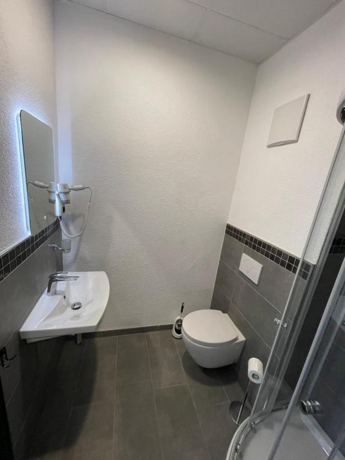 Yebs Hotel ギュンツブルク エクステリア 写真