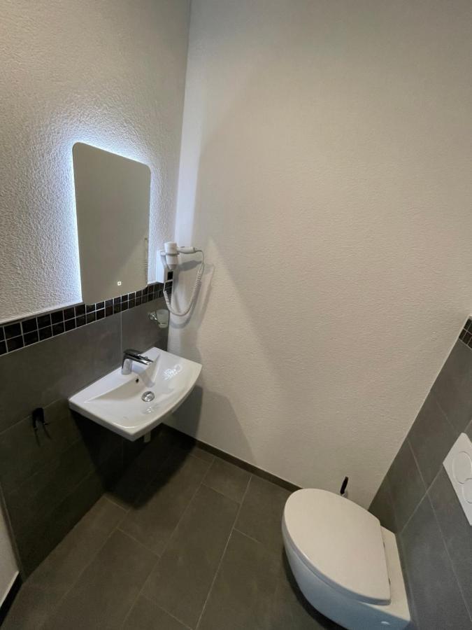 Yebs Hotel ギュンツブルク エクステリア 写真