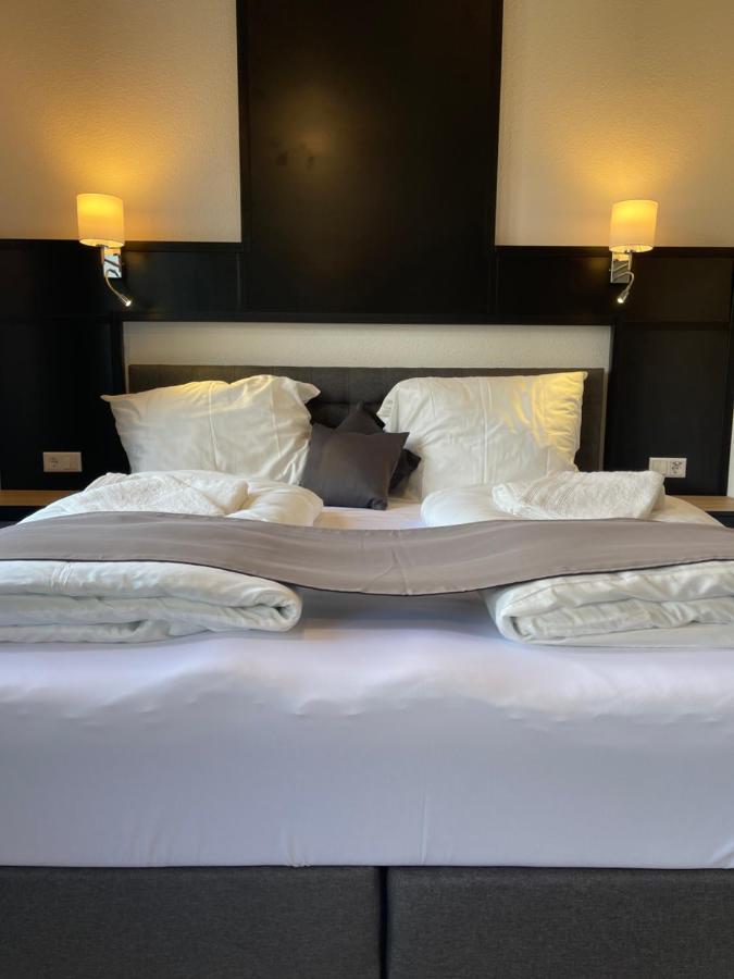 Yebs Hotel ギュンツブルク エクステリア 写真